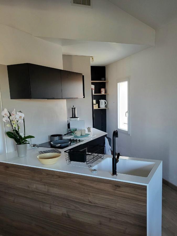 Le Repaire Du Soleil Apartment Aigues-Mortes Bagian luar foto